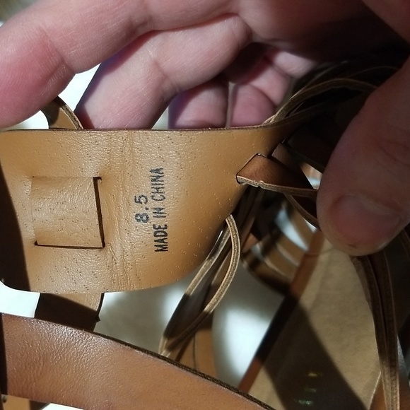 Ladies Sandals. 8.5 - Picture 7 of 7